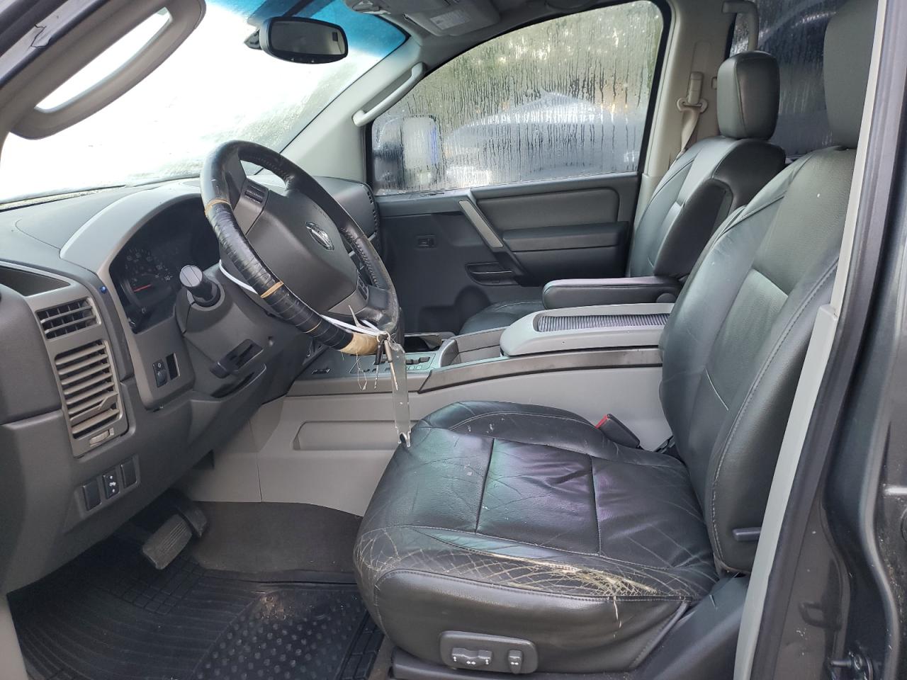 Nissan Titan Xe Image 5