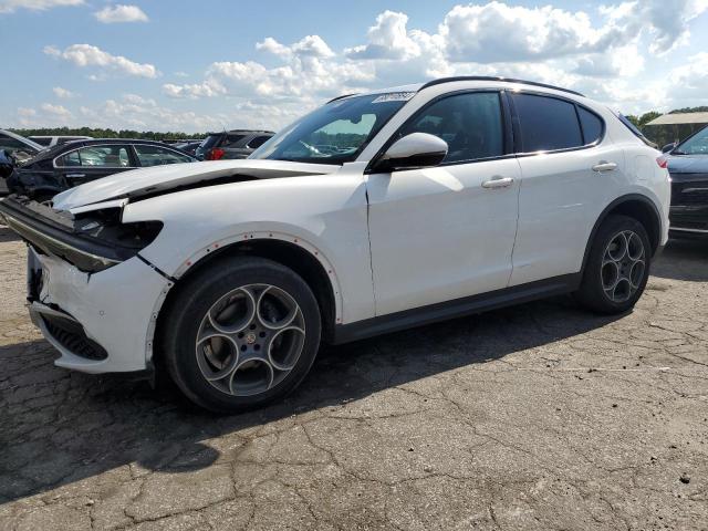  Salvage Alfa Romeo Stelvio