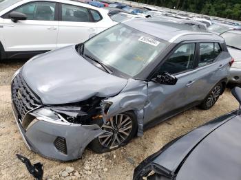  Salvage Nissan Kicks