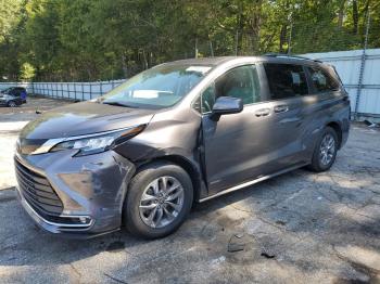  Salvage Toyota Sienna