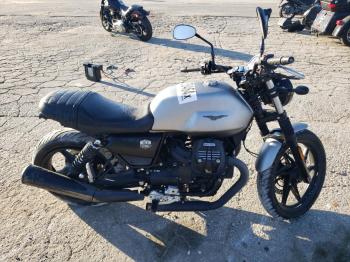  Salvage Moto Guzzi V7 Stone