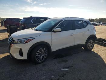  Salvage Nissan Kicks