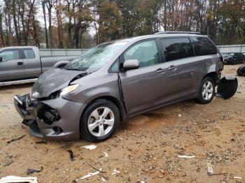  Salvage Toyota Sienna