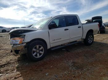  Salvage Nissan Titan