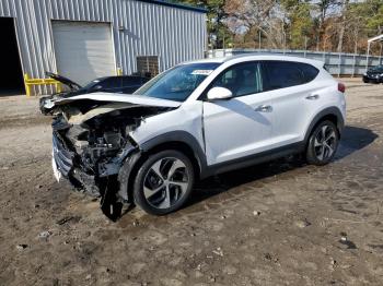  Salvage Hyundai TUCSON