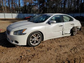  Salvage Nissan Maxima