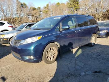  Salvage Toyota Sienna