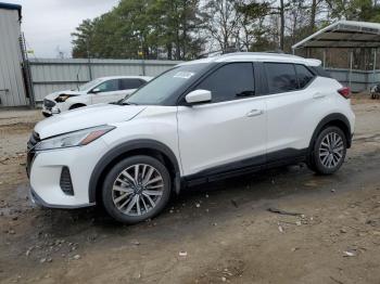  Salvage Nissan Kicks