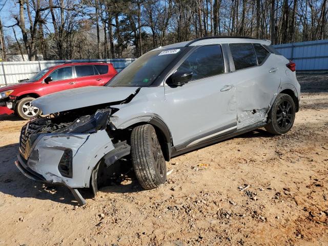  Salvage Nissan Kicks