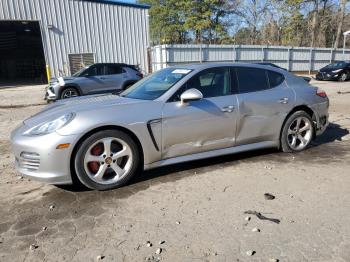  Salvage Porsche Panamera