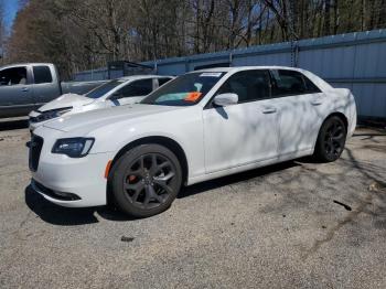  Salvage Chrysler 300