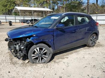  Salvage Nissan Kicks
