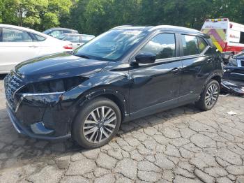  Salvage Nissan Kicks