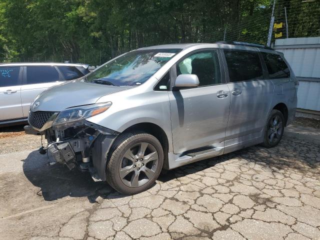  Salvage Toyota Sienna