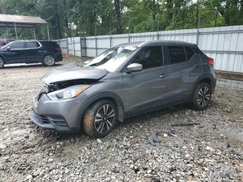  Salvage Nissan Kicks