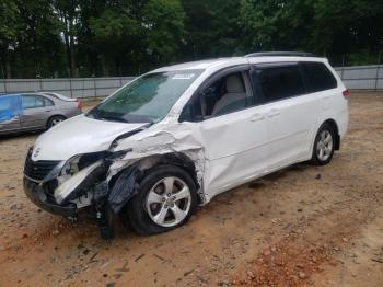  Salvage Toyota Sienna