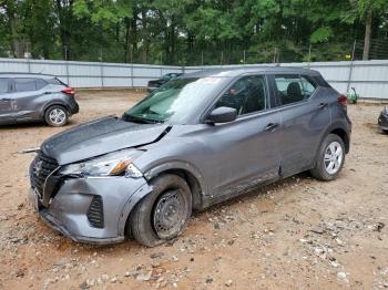  Salvage Nissan Kicks