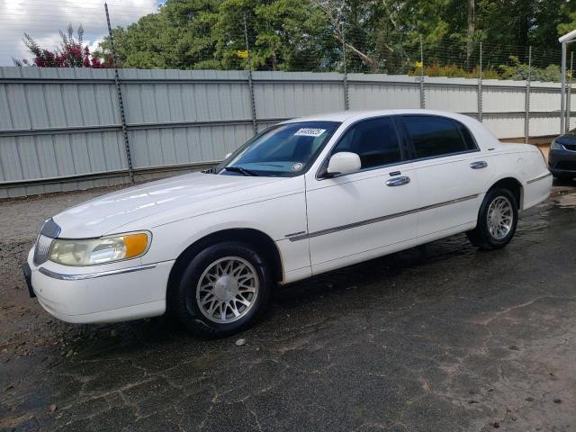  Salvage Lincoln Towncar