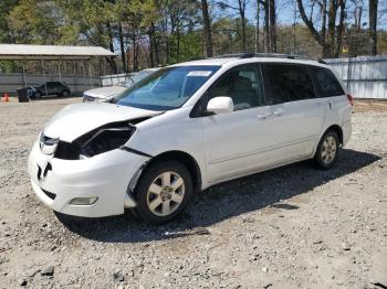  Salvage Toyota Sienna