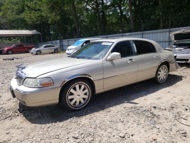  Salvage Lincoln Towncar