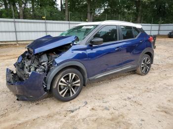  Salvage Nissan Kicks