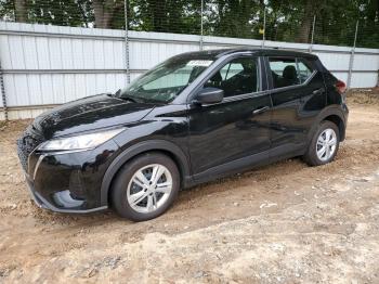  Salvage Nissan Kicks