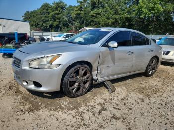 Salvage Nissan Maxima