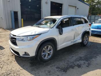  Salvage Toyota Highlander