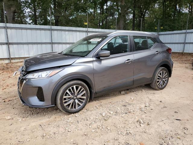  Salvage Nissan Kicks