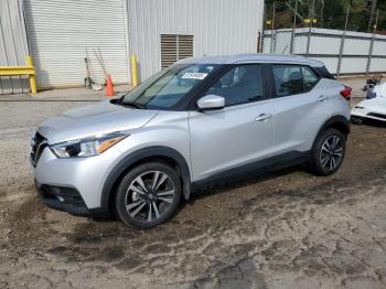  Salvage Nissan Kicks