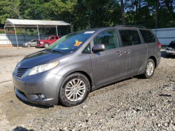  Salvage Toyota Sienna