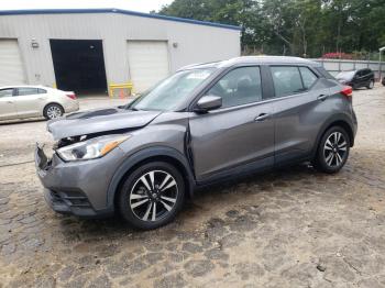  Salvage Nissan Kicks