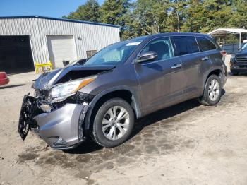  Salvage Toyota Highlander