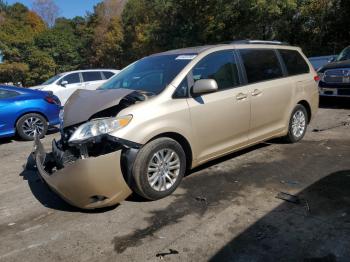  Salvage Toyota Sienna