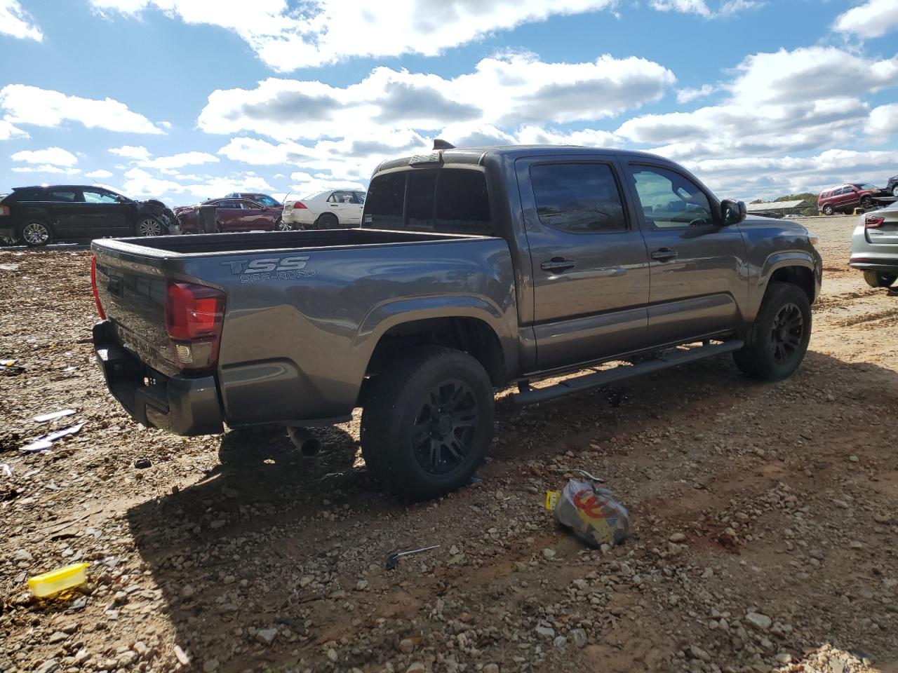 Toyota Tacoma Double Cab Image 12