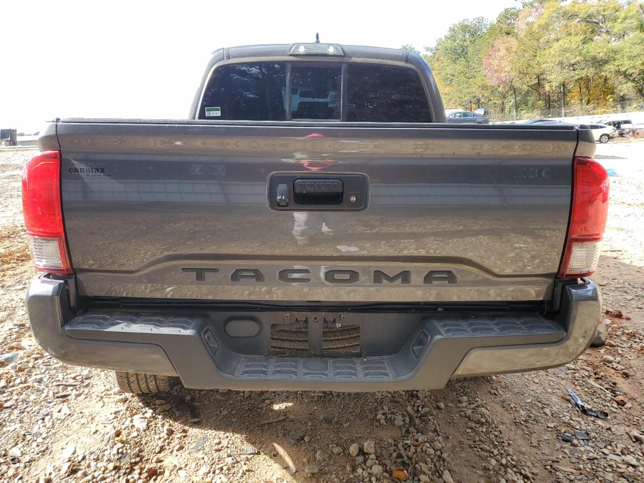 Toyota Tacoma Double Cab Image 9