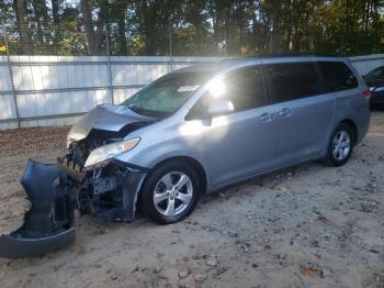  Salvage Toyota Sienna
