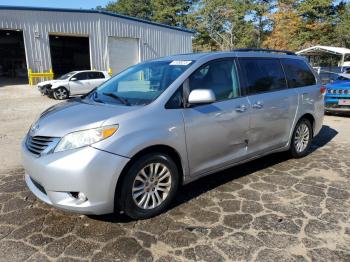  Salvage Toyota Sienna