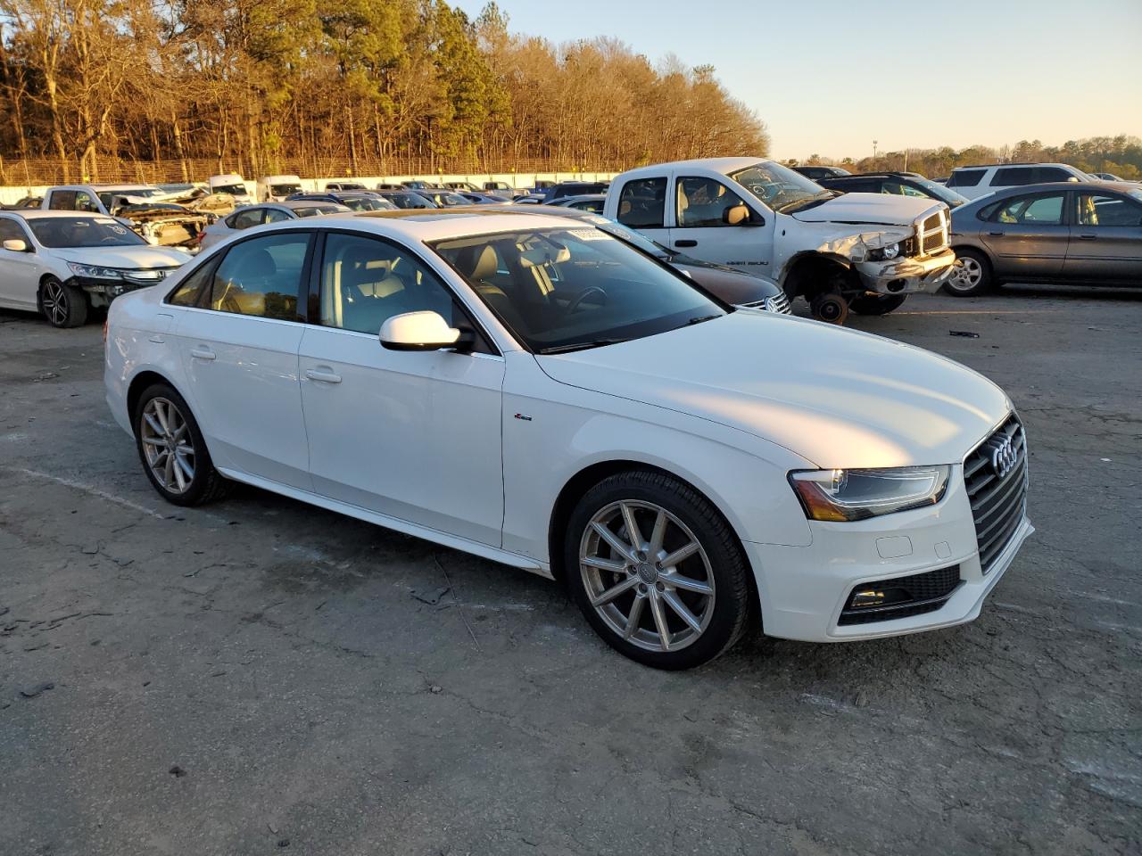 Audi A4 Premium Image 12