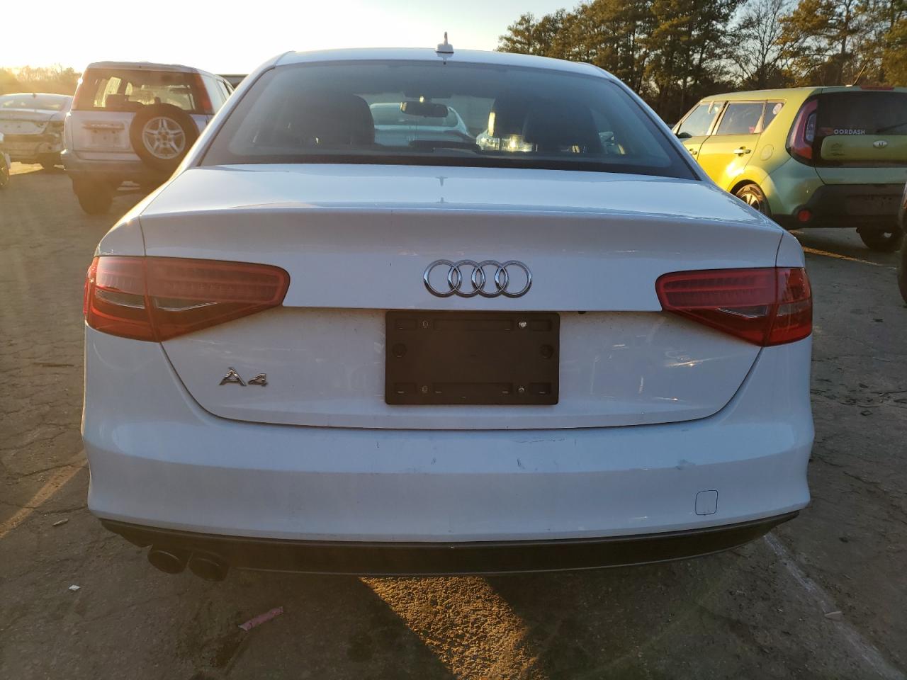 Audi A4 Premium Image 8