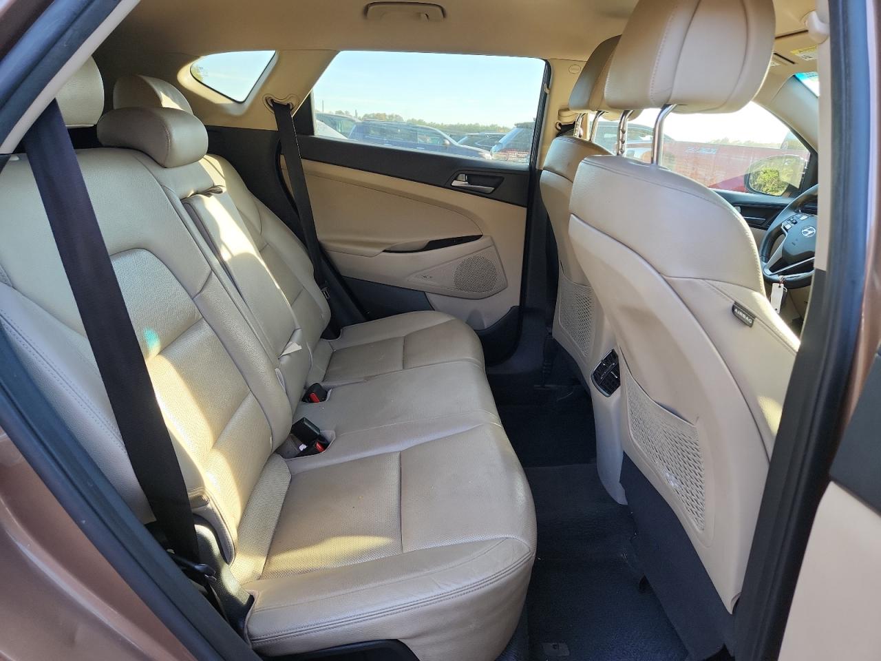 Hyundai TUCSON Limited Image 10