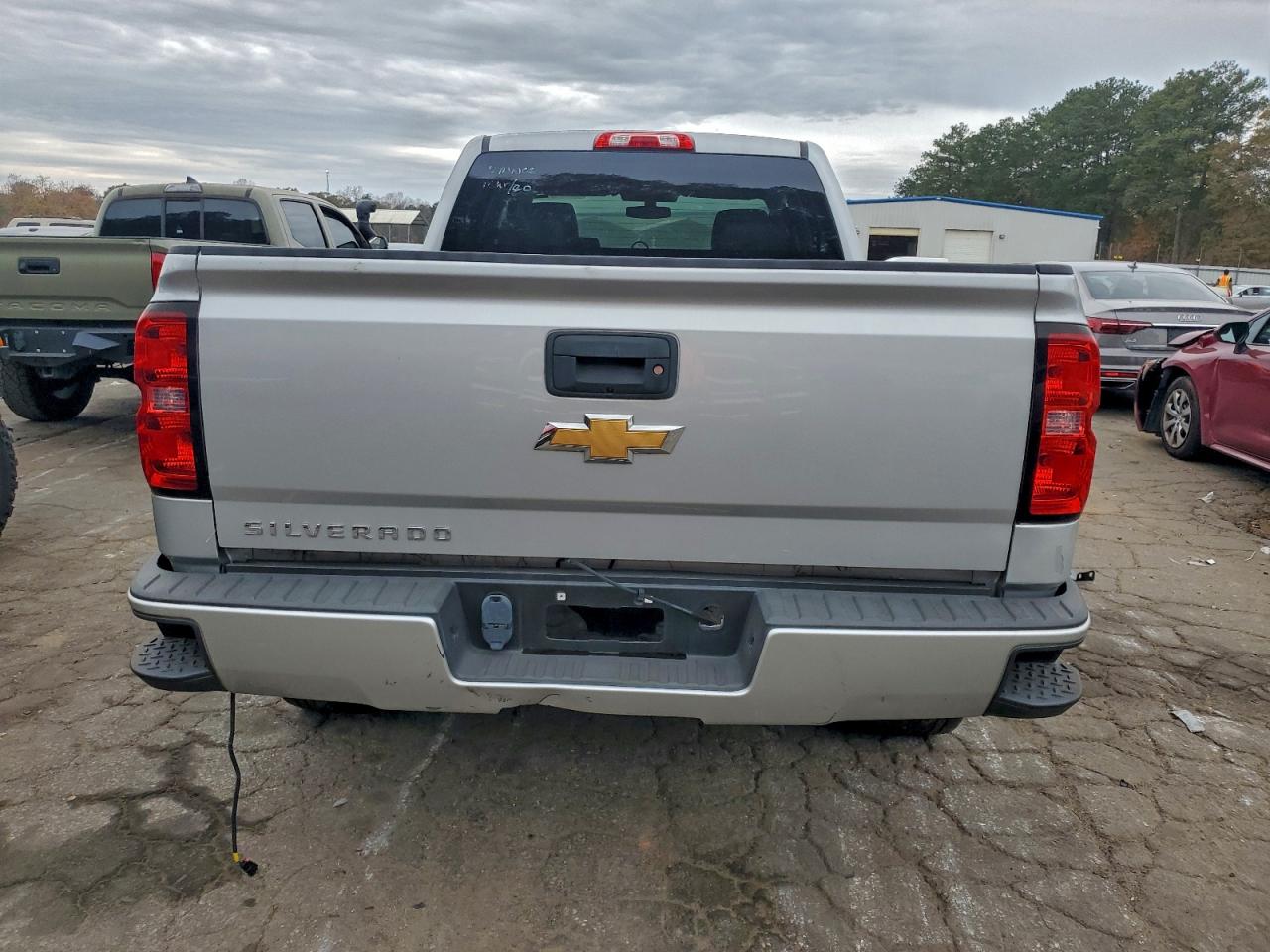 Chevrolet Silverado C1500 Custom Image 8