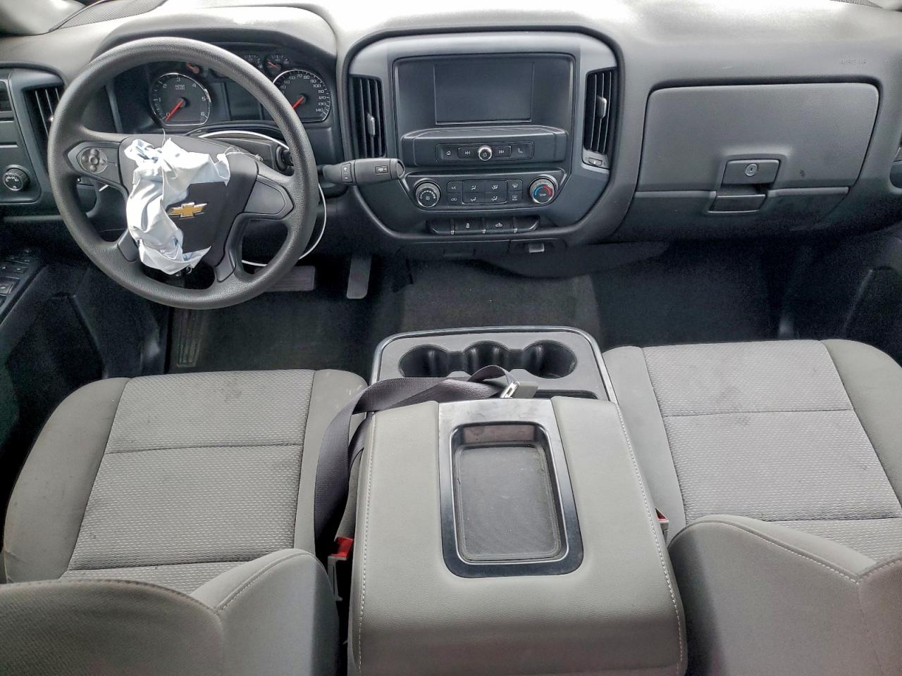 Chevrolet Silverado C1500 Custom Image 3