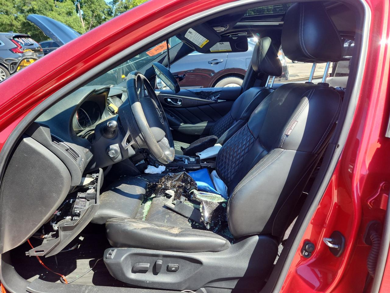 INFINITI Q50 Red Sport 400 Image 12