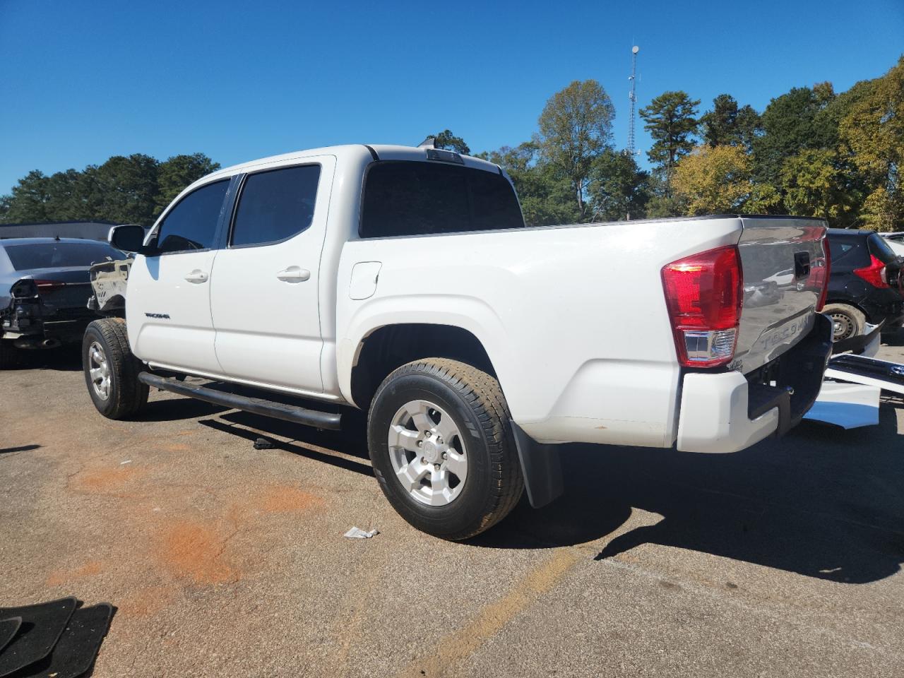 Toyota Tacoma Double Cab Image 3