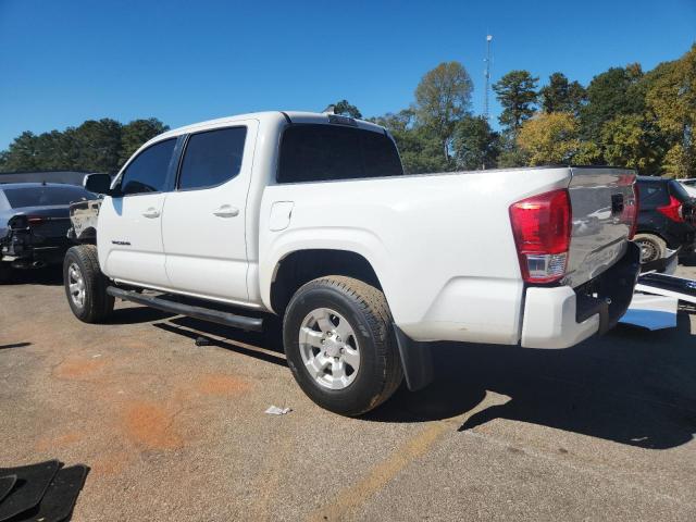 Toyota Tacoma Double Cab Image 3