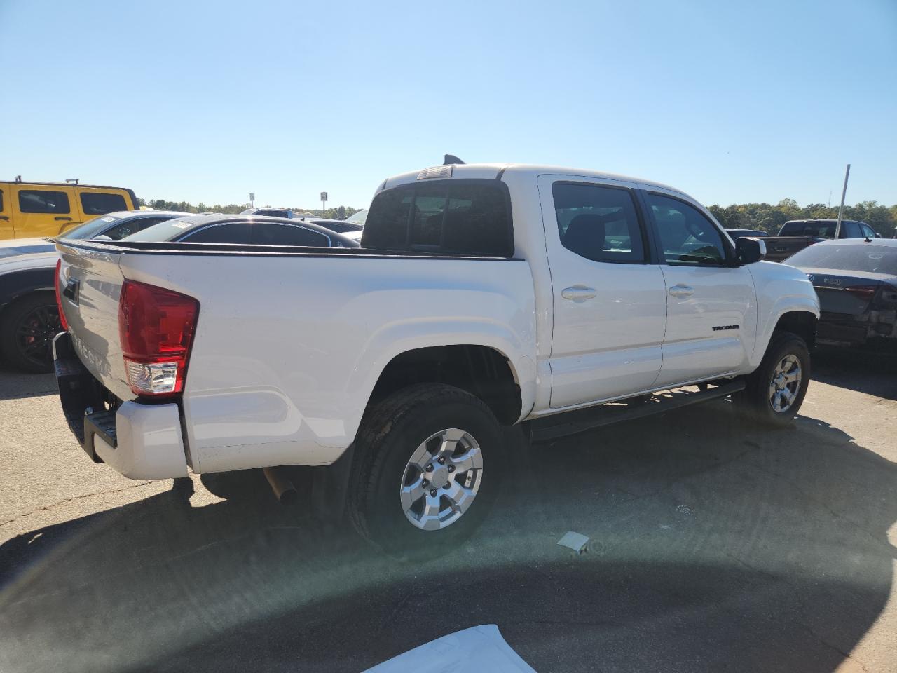 Toyota Tacoma Double Cab Image 2