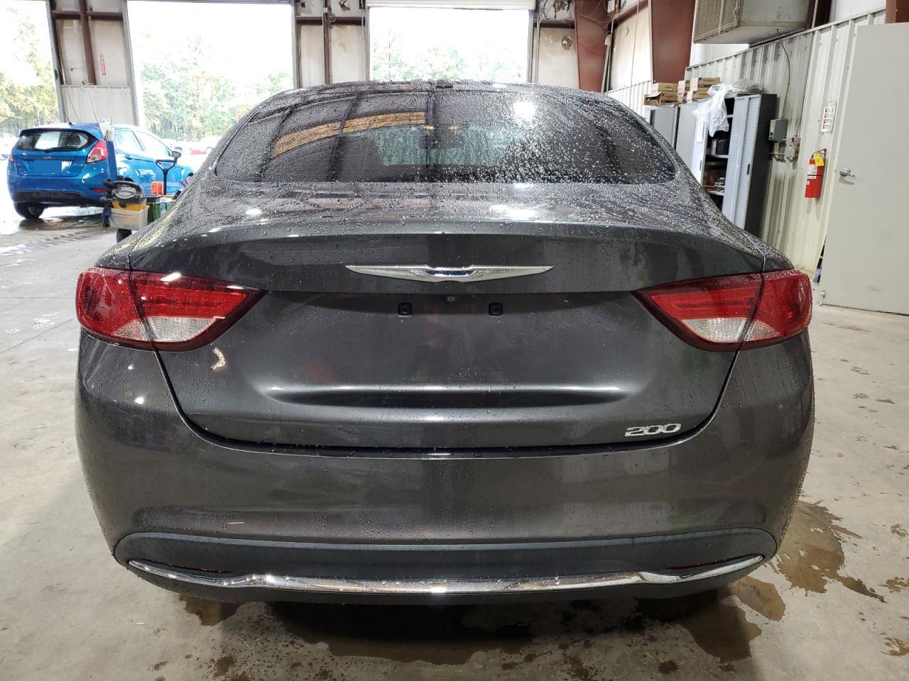 Chrysler 200 Limited Image 5