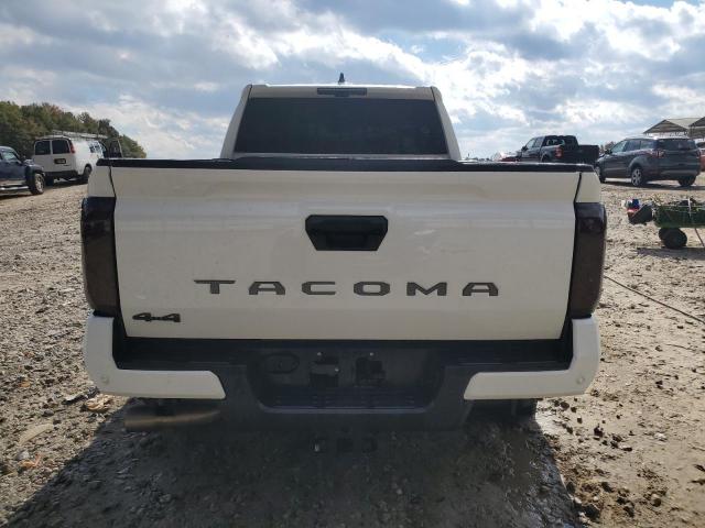 Toyota Tacoma Double Cab Image 12