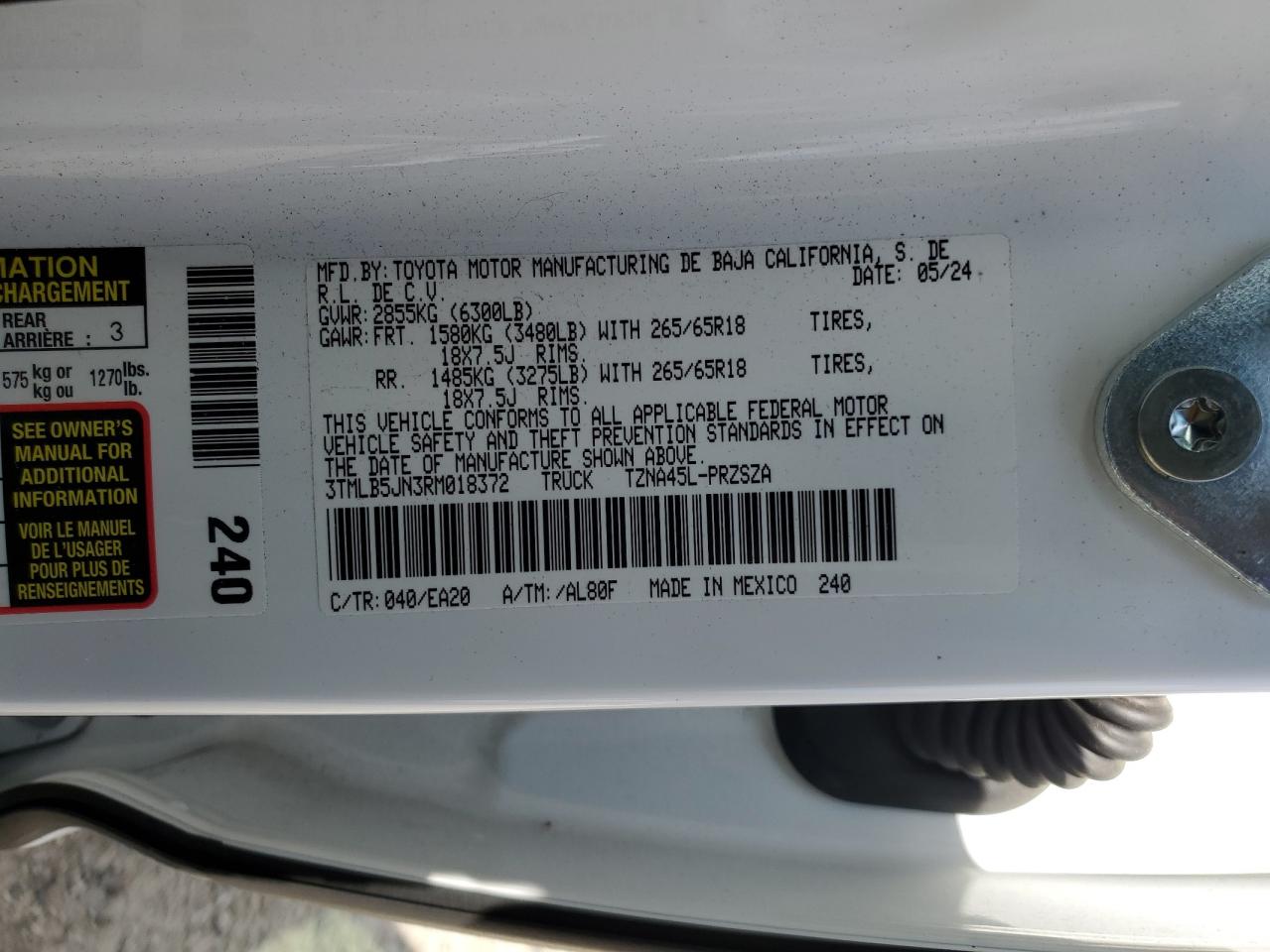 Toyota Tacoma Double Cab Image 11